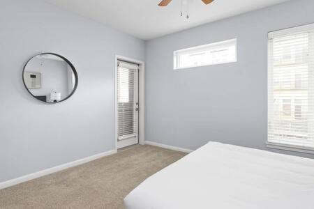 Cozysuites L Dream 1Br, Monument Circle, Indy Індіанаполіс Екстер'єр фото