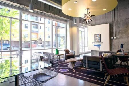 Cozysuites L Dream 1Br, Monument Circle, Indy Індіанаполіс Екстер'єр фото