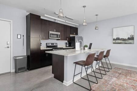 Cozysuites L Dream 1Br, Monument Circle, Indy Індіанаполіс Екстер'єр фото